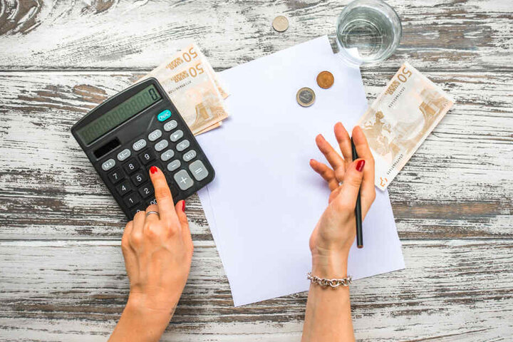 Gezinkte Rechnungen? Eine Krankenkasse soll um 800.000 Euro betrogen worden sein. (Symbolbild)