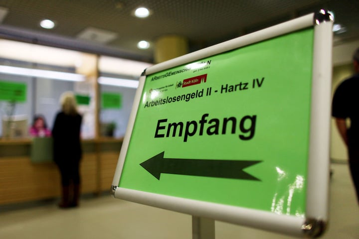 Hartz IV wird auch von vielen Flüchtlingen erfolgreich beantragt.