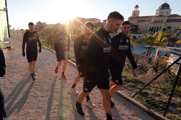 Unter der spanischen Sonne traten die DSC-Kicker zur ersten Laufeinheit an.