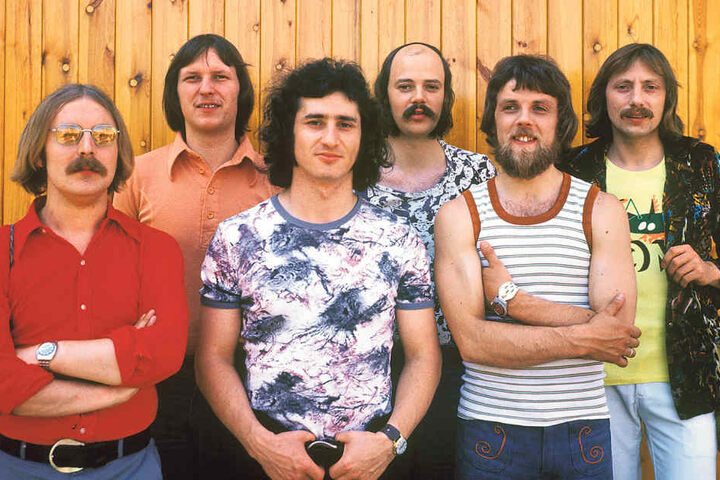 Die legendäre „Stern-Combo Meißen“ gründete sich 1964. 1978 kam das Album
„Weißes Gold“ heraus, dass der Band den Beinamen „Pink Floyd des Ostens“
bescherte.
