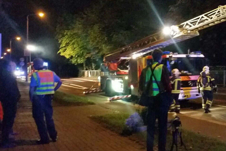 Die Feuerwehr konnte ein Ausbreiten der Flammen auf ein benachbartes Hotel verhindern.