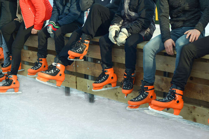 In Herford könnt Ihr nicht nur Eislaufen, sondern nebenbei auch noch Mitsingen.