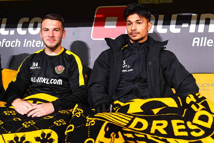 Talent Justin Löwe (l.), hier neben Osman Atilgan, saß gegen Sandhausen vorerst auf der Bank, durfte in der Nachspielzeit mit aufs Feld.