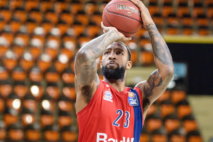 Derrick Williams will auch in diesem Jahr mit dem FC Bayern den Titel gewinnen.