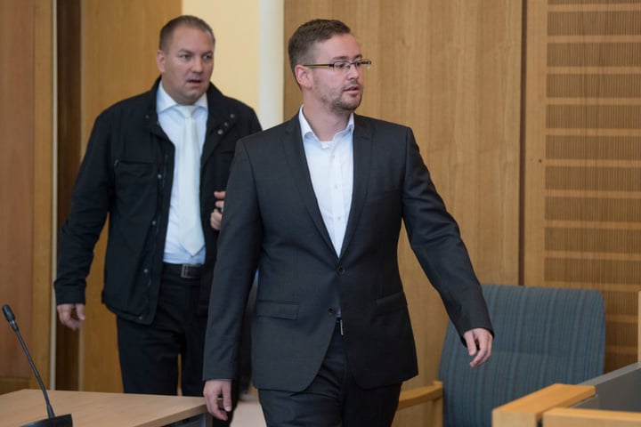 Münzenmaier wurde damals wegen Beihilfe zu gefährlicher Körperverletzung verurteilt.