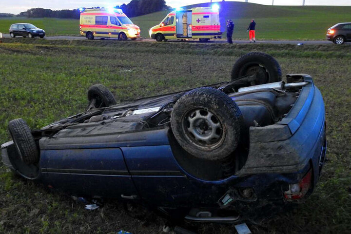 Der Crash soll sich ereignet haben, nachdem der Wagen einen anderen Pkw überholte.