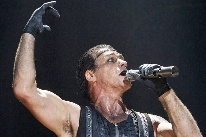Thomalla hat eine Schwäche für harte Jungs: Till Lindemann, Frontmann von Rammstein, ist einer von ihnen.