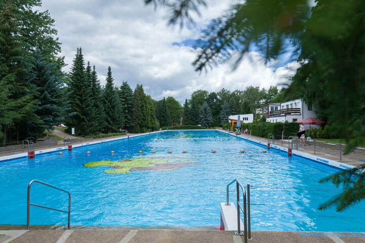 Das Freibad hat die einzige 100-Meter-Bahn in Chemnitz.
