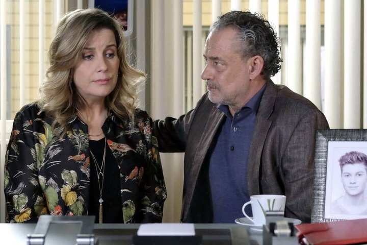 Über ihre Sorgen weint sich Sarah Marquardt bei einem vermeintlichen Coach aus.