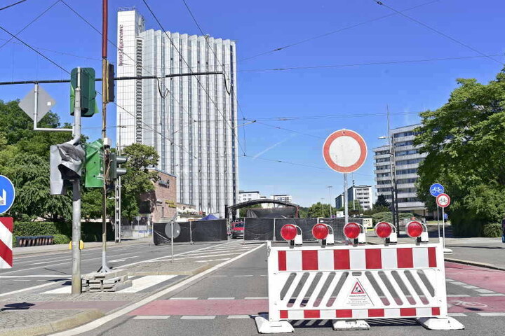 Die Brückenstraße ist zwischen Theaterstraße und Straße der Nationen von 14 bis ca. 20 Uhr voll gesperrt.