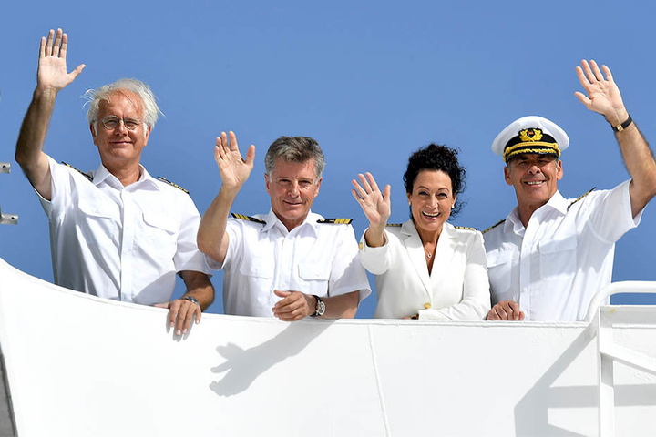 Sascha Hehn (alias Kapitän Viktor Burger, rechts) ist nicht mehr beim "Traumschiff" zu sehen. Neue Folgen werden jedoch auch ohne ihn gedreht.