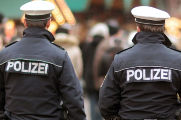 Die Polizei ermittelt derzeit in dem blutigen Vorfall. (Symbolbild)