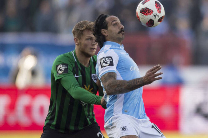 Adriano Grimaldi (r.) könnte vielleicht nie wieder für die Löwen auf dem Platz stehen. (Archivbild)