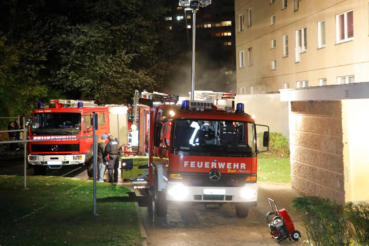 Der Brand war am Samstagabend im Heckert-Gebiet ausgebrochen.
