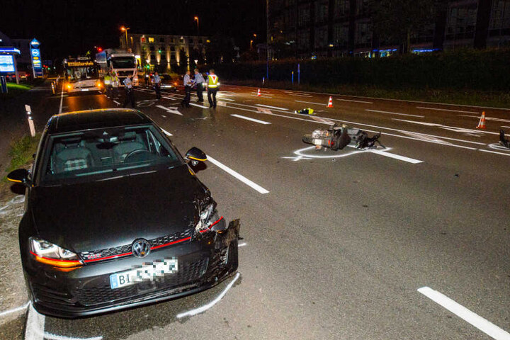 Beide Fahrzeuge mussten abgeschleppt werden.