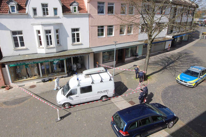 Der Tatort wurde von der Polizei abgesperrt.