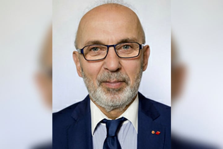"Aktuell legen viele Chefs ihren Mitarbeitern neue Arbeitsverträge zu deutlich schlechteren Konditionen vor. Die sollte keiner unterschreiben", warnt Bernd Günther, Bezirksvorsitzender der IG BAU Nord-West-Sachsen.