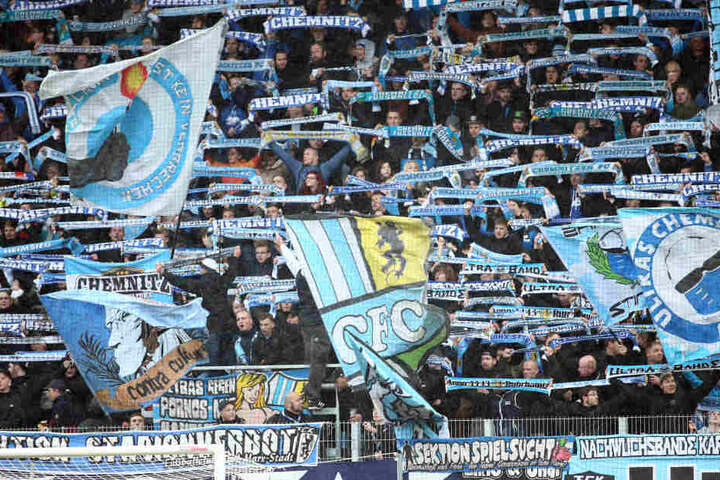 Nun wollen die Fans ihrem Verein durch die schwere Zeit helfen.