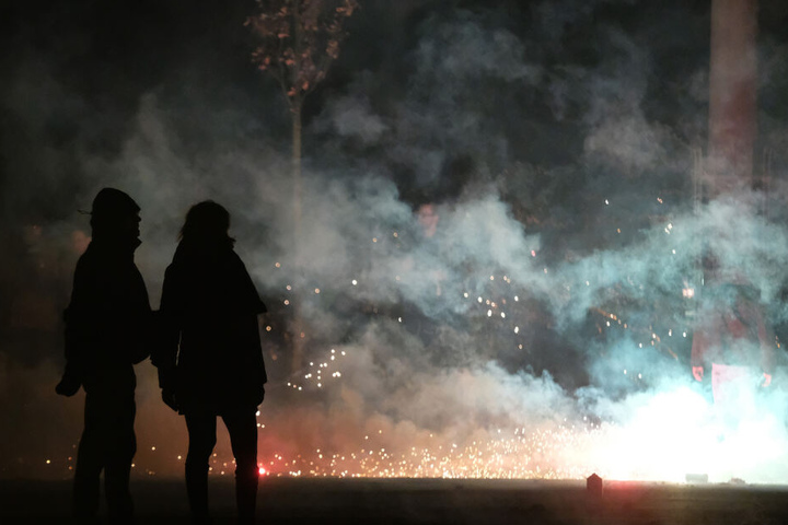 In der Silvesternacht war es am Connewitzer Kreuz zu Ausschreitungen gekommen. Dabei wurde ein Polizist schwer am Ohr verletzt.