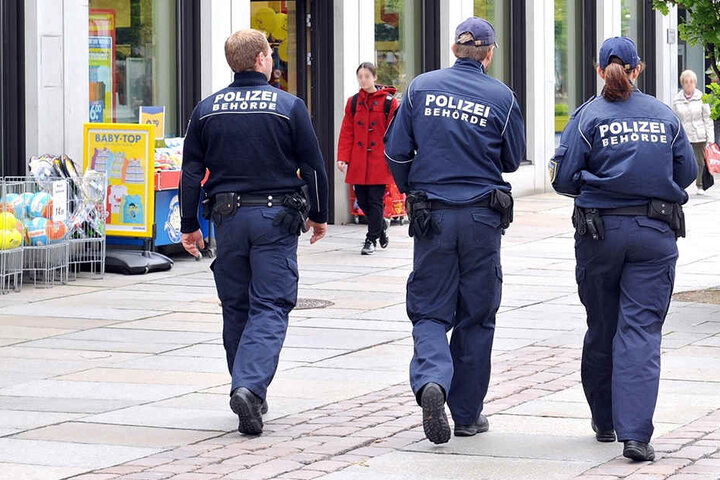 Die Polizeistreifen in den Stadtteilen sollen erhöht werden. (Archivbild)