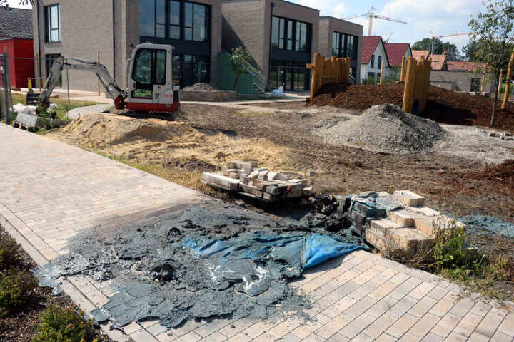 Die Dixi-Klos brannten komplett ab.