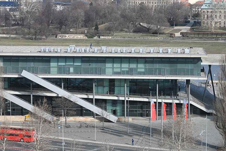 Anfang des Jahres bekam auch das Internationale Congress Center Dresden eine Solaranlage aufs Dach.