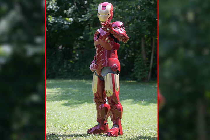 Der Dresdner Rocco Zschuppe verbirgt sich im detailgetreu nachgebauten Ironman-Anzug.