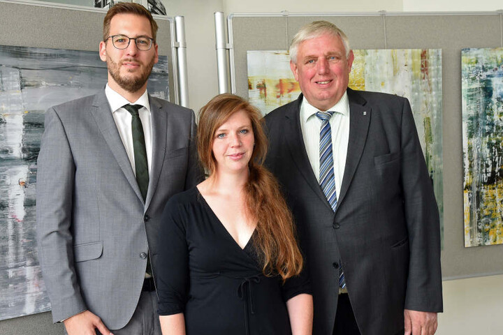v. l.: Christian Woltering (Landesgeschäftsführer des Paritätischen Wohlfahrtsverbands NRW), Julia von Lindern, Sozialarbeiterin beim Asphalt e.V./ Straßenmagazin "fiftyfifty" und Karl-Josef Laumann (CDU), Sozialminister aus Nordrhein-Westfalen.
