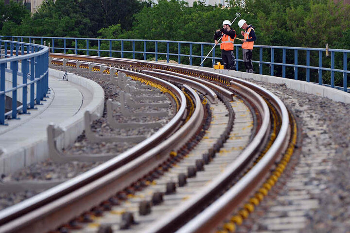 Im Dezember rollen über dieses Gleich die Züge der S9 in Richtung Schönefeld.