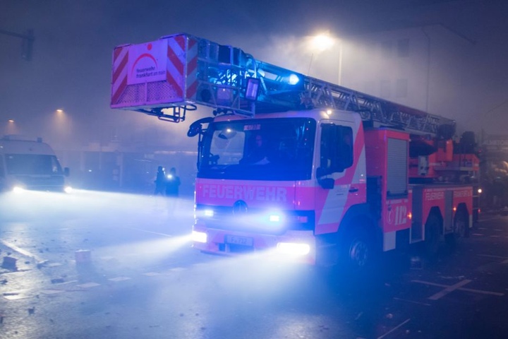 Nach einem Einsatz bedankte sich das junge Mädchen bei der Feuerwehr. (Symbolbild)