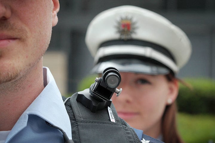 Neueste Technik wird der Polizei helfen.
