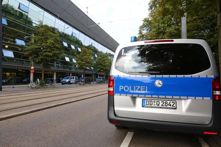 Die Polizei in Dresden hat im Vorfeld des Sachsenderbys einen Brief an die Aue-Fans geschrieben.