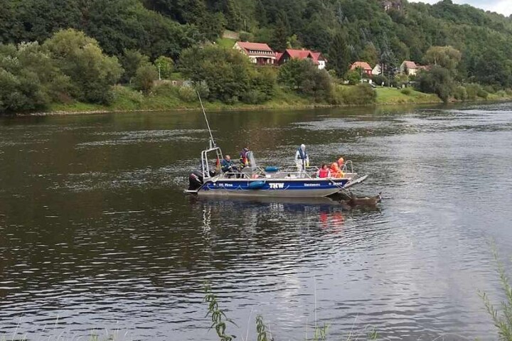 Mit einem Mehrzweck-Arbeitsboot schwärmte das THW aus.