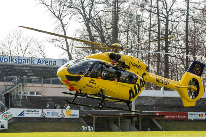 Mit diesem Rettungshubschrauber wurde der Vogtländer ins Krankenhaus geflogen.
