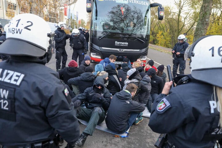 Die Polizei führt regelmäßig Übungen durch, um für unterschiedlichste Ereignisse gut vorbereitet zu sein.