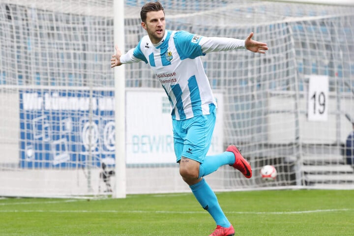 Dejan Bozic sorgte in der achten Minute für den Ausgleich 1:1.
