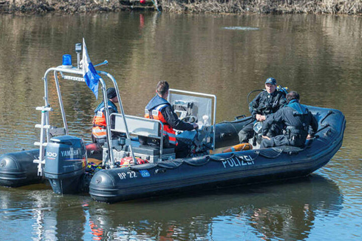Seit Tagen suchte die Polizei mit Tauchern und Spürhunden im Wasser nach dem Vermissten.