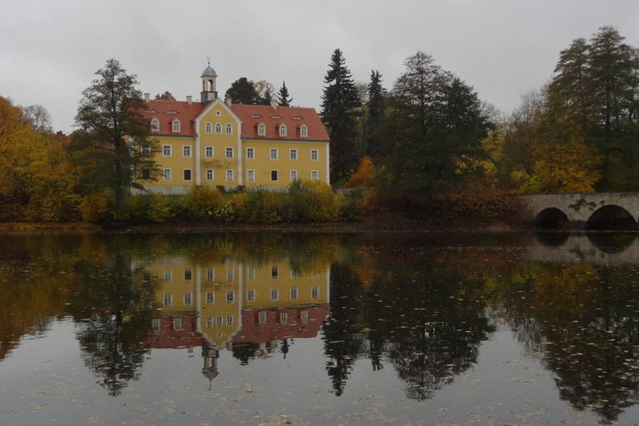 Seit letztem Jahr sucht der Freistaat einen Käufer für das Jagdschloss
Grillenburg im Tharandter Wald.