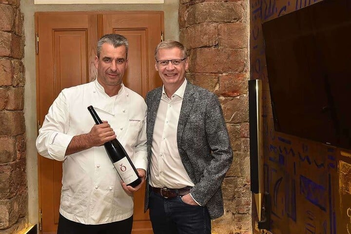 TV-Moderator Günther Jauch (62) mit Top-Koch Gerd Kastenmeier (49).