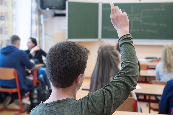 Rechtsextreme Vorfälle im Unterricht verunsichern viele Lehrer.