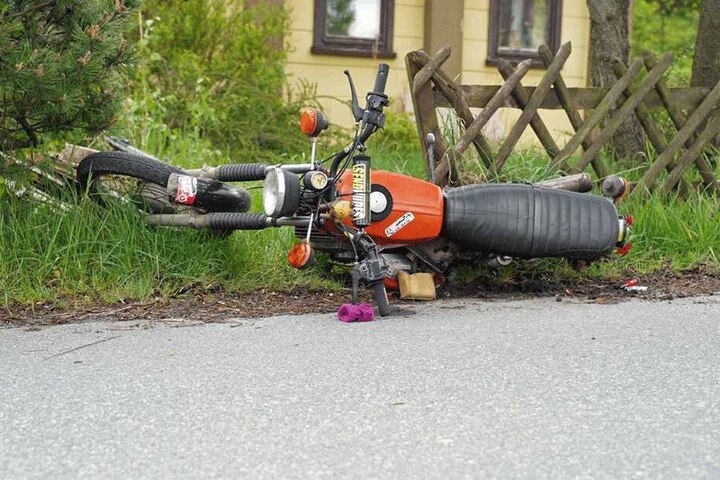 Der Fahrer des Krads wurde schwer verletzt.