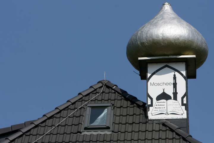 Das Minarett der Al-Rahman-Moschee auf der Roscherstraße. Hier fürchtet der Geheimdienst eine Radikalisierung von Muslimen.