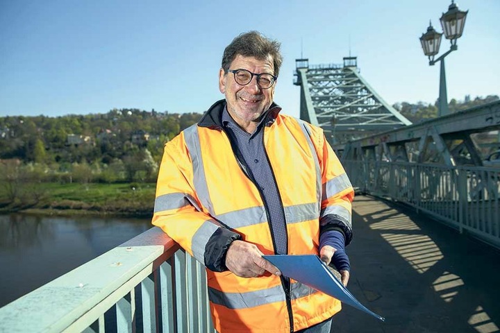 Baute in Dresden fast ein Vierteljahrhundert lang Brücken und Straßen: Amtsleiter Reinhard Koettnitz (64).