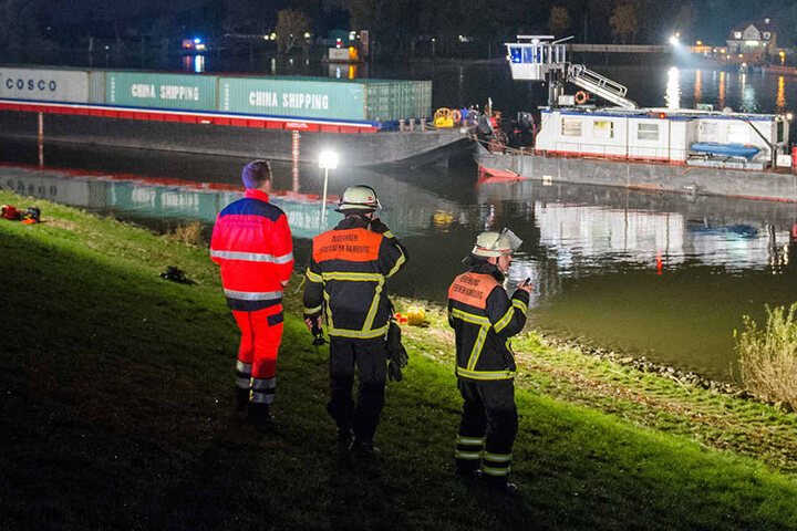 Laut der Feuerwehr besteht keine Hoffnung mehr, den Mann lebend zu finden.