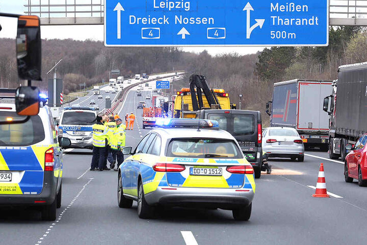 Es bildete sich ein langer Rückstau auf der Autobahn.