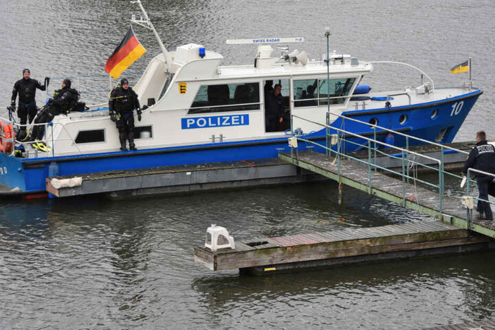 Sie sucht ihn 0160