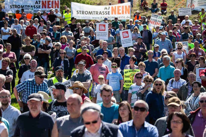 Hunderte Demonstranten hatten sich auf den Weg nach Thüringen gemacht.