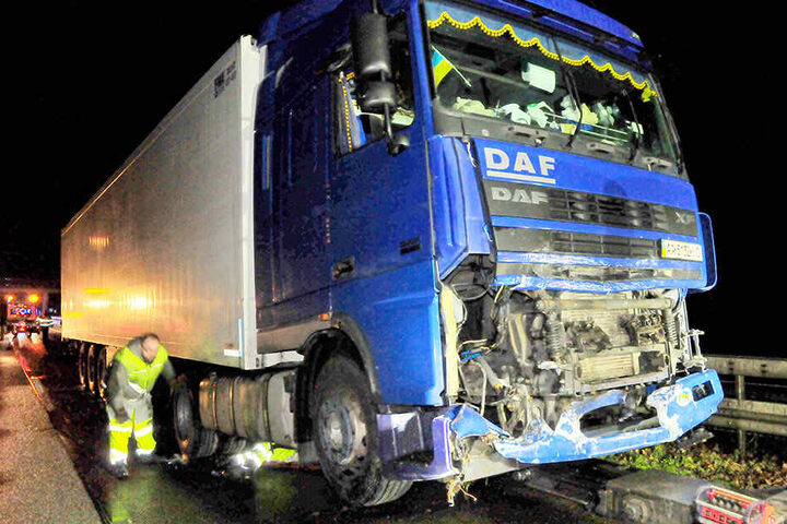 Bei dem schweren Verkehrsunfall mit einer getöteten Polizistin bei Viersen ist der Lastwagenfahrer nach Polizeiangaben stark betrunken gewesen.