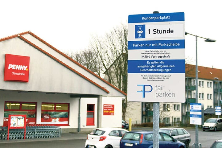 Wer bei Penny an der Clausstraße einkauft, muss sich beeilen. Wer länger als eine Stunde shoppt, zahlt 19,90 Euro drauf.