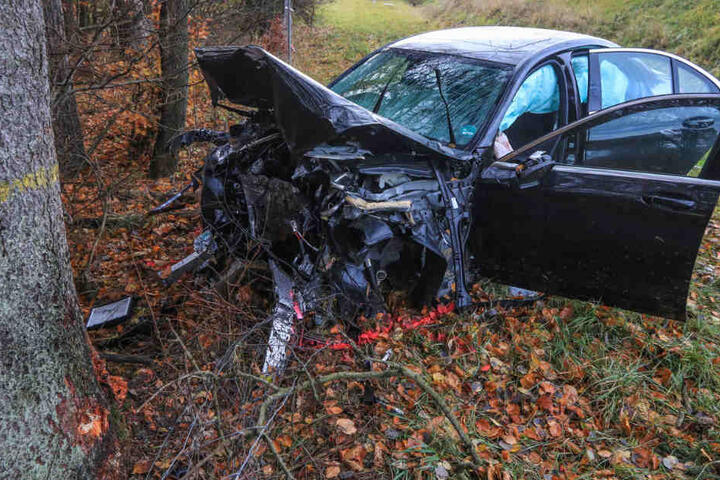 Ein Mercedes-Fahrer hatte auf der Autobahn 9 die Kontrolle über sein Fahrzeug verloren.